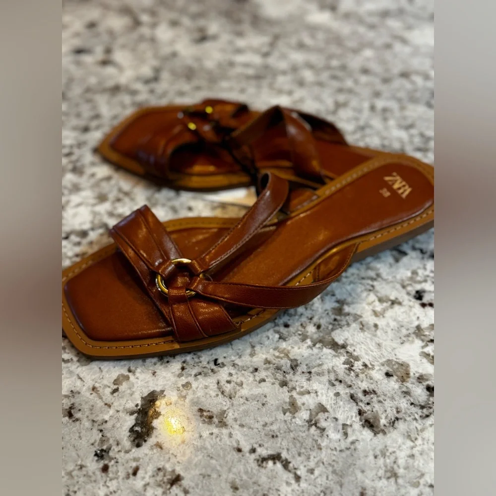 Zara Tan Leather Sandals with Ring Accent - Picture 2 of 6